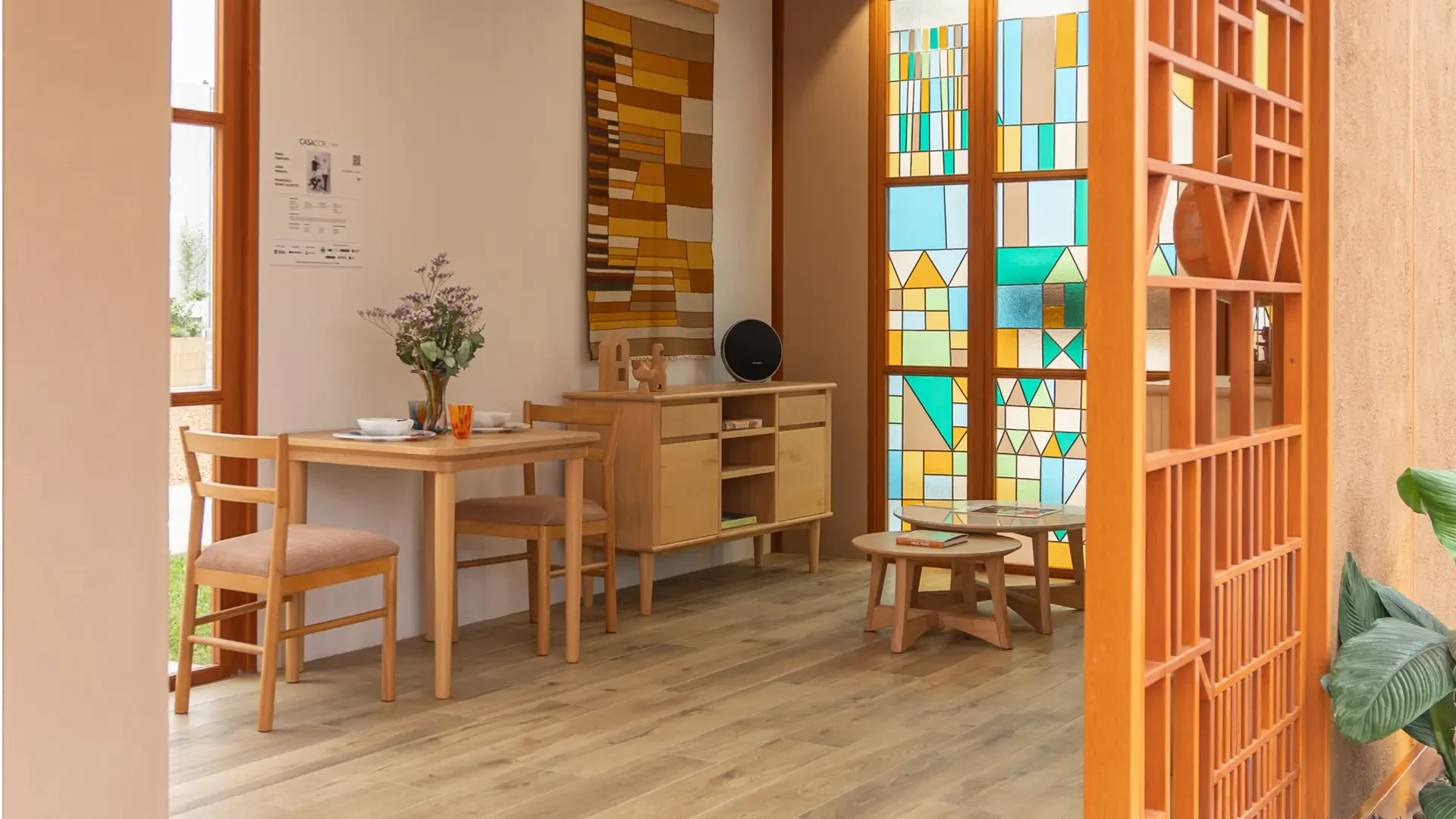 Arredi in legno e vetrata artistica Artesanos Don Bosco