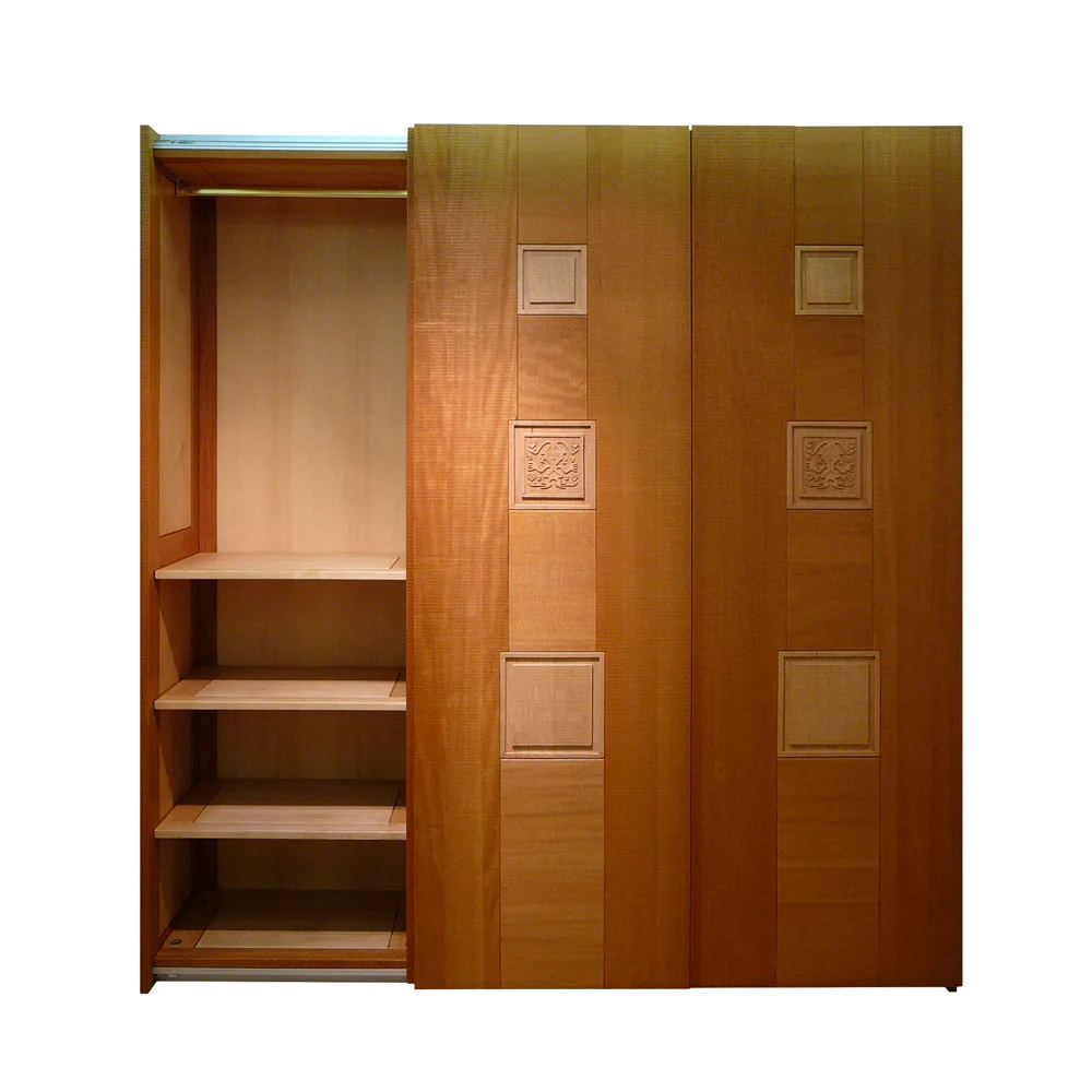 Armadio Kay Patz, Armadi in legno massello